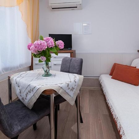 Apartments By The Sea Punat, Krk - 5351 Ngoại thất bức ảnh