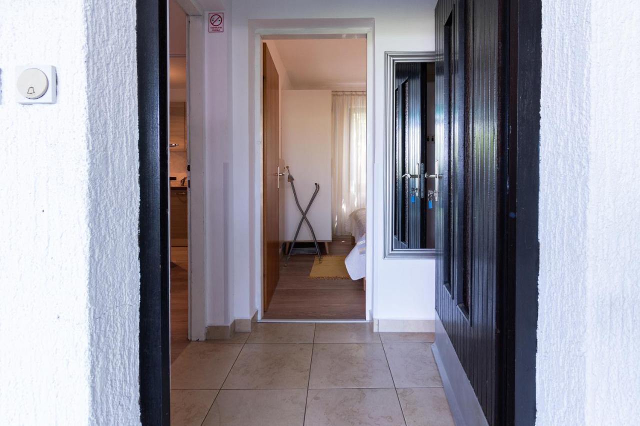 Apartments By The Sea Punat, Krk - 5351 Ngoại thất bức ảnh